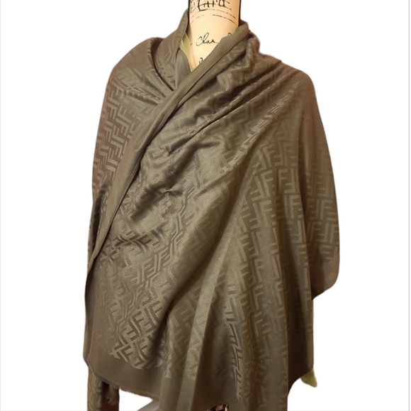 🧧 Fendi Zucca Silk & Cashmere Shawl🎗+GIFT(copy) - Picture 9 of 16
